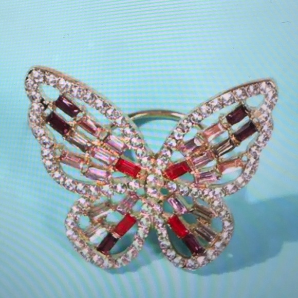 🦋Big Butterfly Ring🦋 - Picture 4 of 8